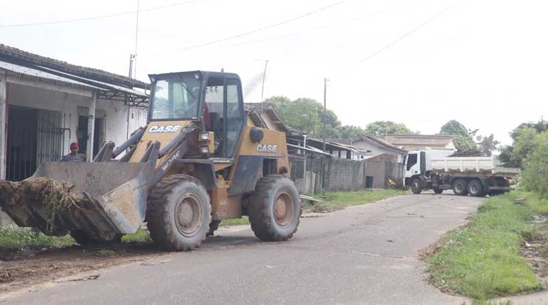 Prefeitura de Santo Antônio do Tauá Realiza Manutenção e Limpeza Contínua de Vias Públicas e Praças