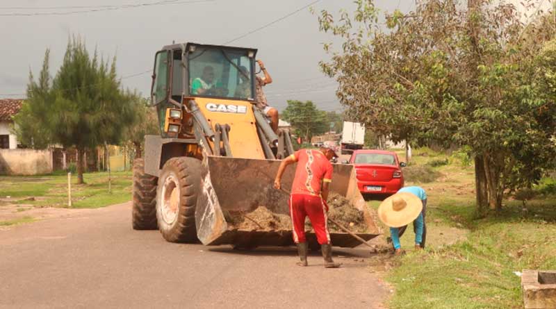 Prefeitura intensifica retirada de entulhos nas ruas da cidade