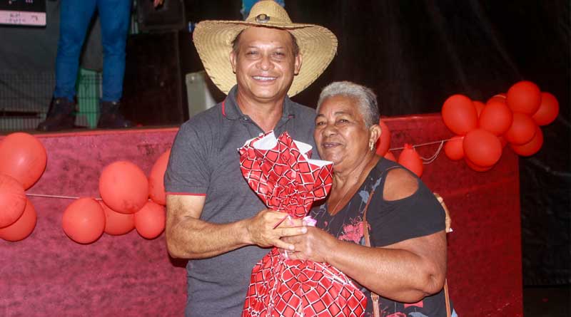 Noite Cultural em Homenagem ao Dia das Mães